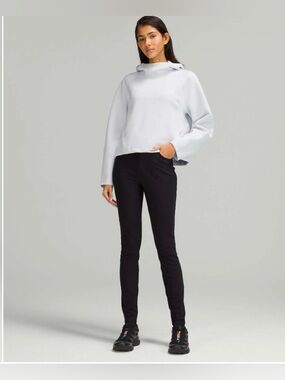 Lululemon City Sleek 5 Pocket 7/8 Pant
Black / Black. Highrise